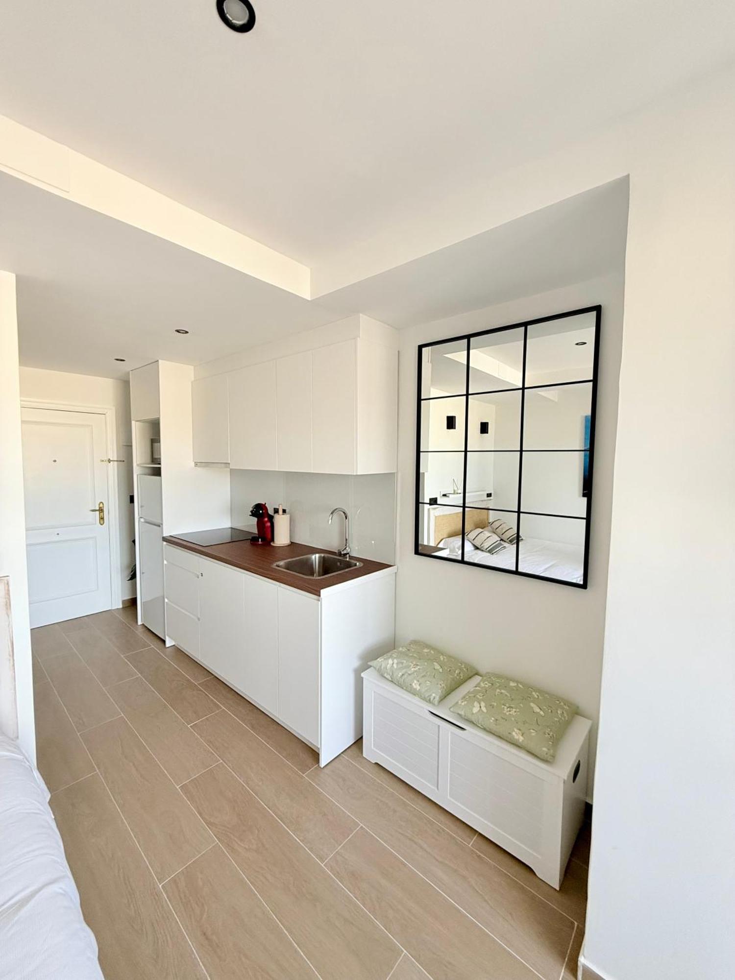 18th Floor Center Riscal Apartament
